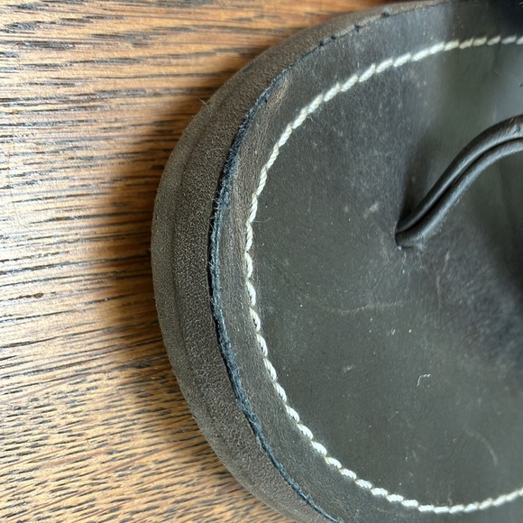 Roxy thong flips,pre-owned. Fabric uppers brown/white stripe. 7-7.5 size. Comfy! - Picture 4 of 5